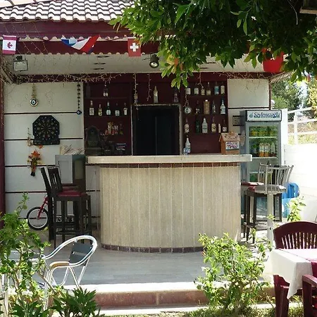 Carna Garden Hotell 3*