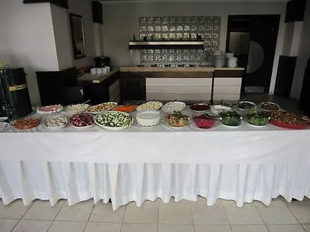 Carna Garden Hotell 3*
